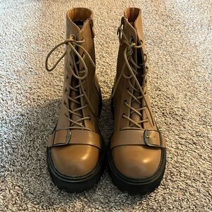Combat boots tan 9